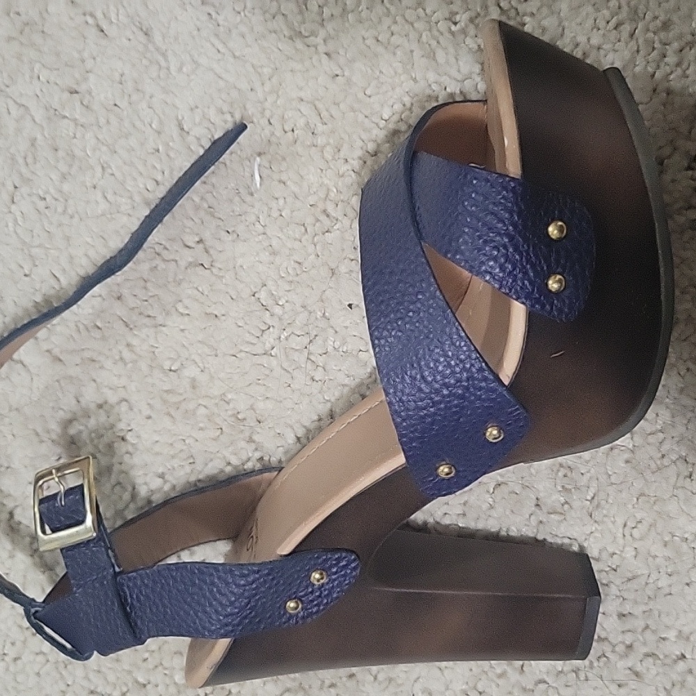 Chic Navy Platform Heels